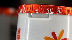 Fíjate bien en el tipo de yogur que tienes, pues eso influye mucho en su fecha de caducidad.