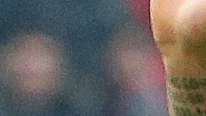 Zlatan dominaba el balón y logró un control de pecho al estilo Matix.