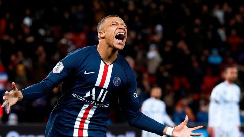 Kylian Mbappé marcó un doblete, llegó a 36 puntos e igualó a Lionel Messi en la lucha por el preciado galardón.