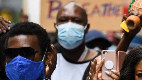 Los microrracismos son actitudes o comportamientos racistas que ocurren de manera tan sutil que muchas veces pasan desapercibidos.