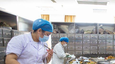 China ve una oportunidad para tratar de internacionalizar la medicina tradicional.