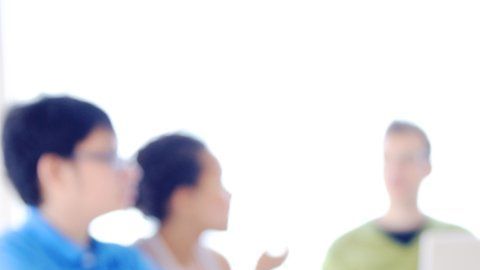 La educación inclusiva es aquella que se adapta a todos los estudiantes.