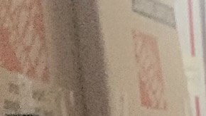 En sus diseños de zapatos, Katherine Méndez recuerda cuando fue detenida por migración. (Cortesía Katherine Méndez)