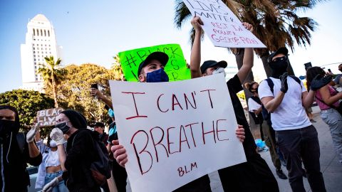 Protest in Los Angeles after fatal arrest in Minnesota