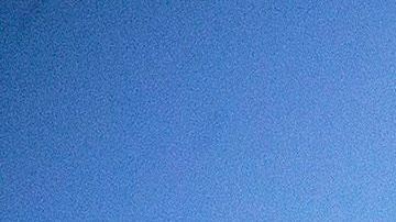 Los Angeles (United States), 29/05/2020.- Demonstrators hold banners and shout slogans against police officers standing guard in front of the Los Angeles Police Department next to the City Hall during protests over the Minneapolis fatal arrest of George Floyd, an African-American who later died in police custody, in Los Angeles, California, USA, 28 May 2020. A bystander's video posted online on 25 May, appeared to show George Floyd, 46, pleading with arresting officers that he couldn't breathe as an officer knelt on his neck. The unarmed black man later died in police custody. (Protestas, Estados Unidos) EFE/EPA/ETIENNE LAURENT