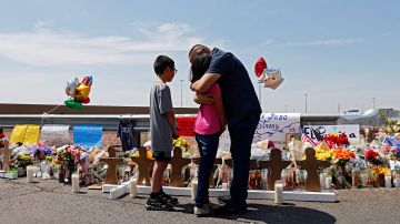 Un memorial en el Walmart de El Paso para honrar a los muertos en la masacre, en agosto de 2019.