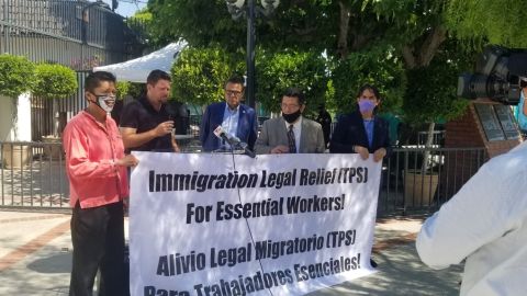 Líderes quieren alivio migratorio para trabajadores esenciales. (Cortesía)