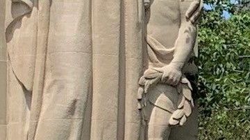 La primera dama Chirlane McCray cuando pedía a la multitud mostrar respeto al Alcalde antes de cederle el micrófono.