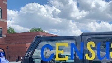 Proomotores del Censo 2020 trabajan en barrios hispanos de Chicago para que todos sean contados.