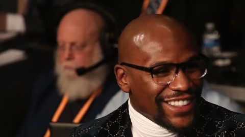 Floyd Mayweather apoyará a la familia de George Floyd.
