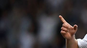 Luka Jovic celebrando un gol con el Real Madrid.