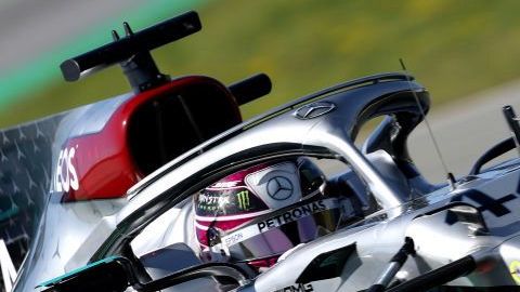 Lewis Hamilton a bordo de su Mercedes-AMG.