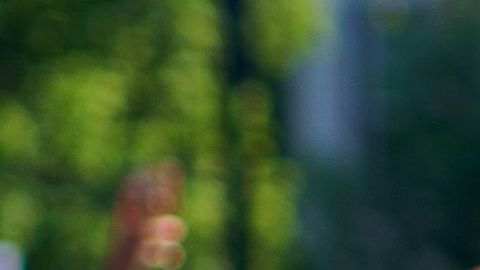 Aunque entre manifestantes hay gente usando máscaras, también hay miles que no.