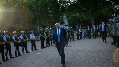 El presidente Trump amagó con desplegar Fuerzas Armadas.