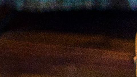 El alcalde de Minneapolis Jacob Frey llora cerca del féretro de George Floyd.