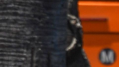 Turistas pasean por Hollywood Boulevard en Los Ángeles.