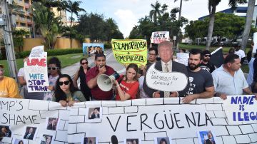 Imagen de archivo de una protesta frente al hotel Trump de Doral.