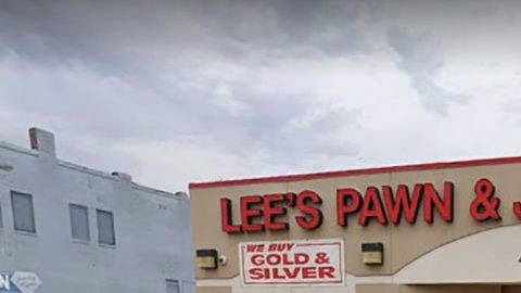 La prendería donde fue baleado el Policía.