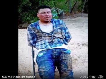 VIDEO: Tras golpearlo y torturarlo, sicarios del Mayo Zambada interrogan a uno de los Chapitos