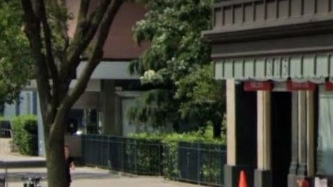 Los neoyorquinos pelean por un lugar donde guardar su auto