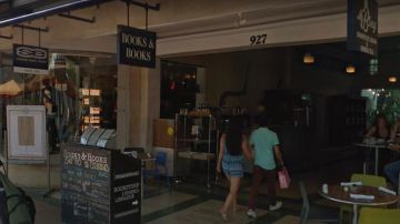 Entrada a la librería "Books & Books" de Miami Beach.