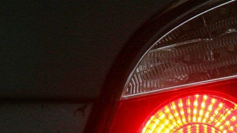 Mantener en mal estado o un mal funcionamiento de las luces de tu auto podría hacerte acreedor a una sanción vehícular.