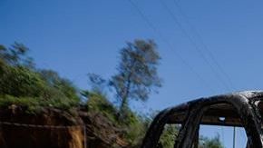 Incendian autos en protesta por fumigaciones.