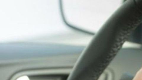 Usar el claxon de un auto de manera excesiva y sin motivo podría hacerte acreedor a una multa.