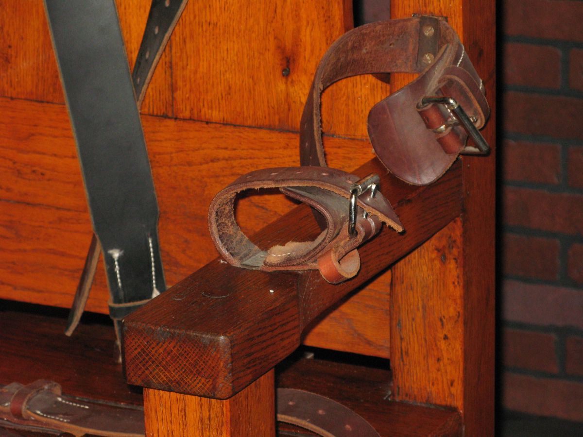 Silla eléctrica apodada "vieja chispa" ("Old Sparky") que ejecutó a 361 presos entre 1924 y 1964.
