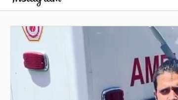 Roberto Pérez sonríe mientras sangra y camina