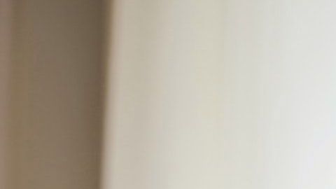 Ahora exige el pago de más de $160,000 dólares en compensación.