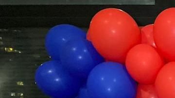 Julián Gil junto al alcalde de la ciudad de Miami, Francis Suárez, tras conocer la decisión de la Comisión de la ciudad.