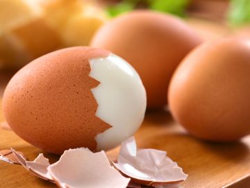 Pelar un huevo a la perfección es más difícil de lo que se cree.
