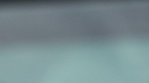 La muñeca podría causar miedo, pero sus gestos son muy simpáticos.