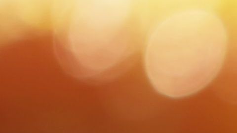 El hombre le ayudó de buena fe al hijo de sus amigos y fue traicionado.