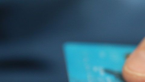 Esta nueva crisis hace que las reglas cambien, incluyendo algunas sobre el uso de las tarjetas de crédito.