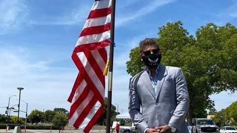 Abner Mares se hizo ciudadano de EE.UU. el 24 de junio.