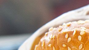 Debes descargar su app para poder hacer válida la promoción.