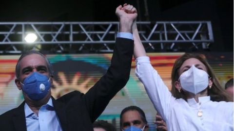 Abinader se autoproclamó ganador de las elecciones en la noche del domingo