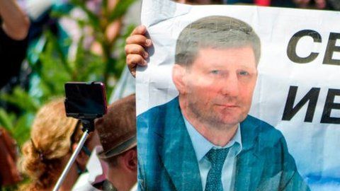 Las pancartas con el lema "liberen a Furgal" se repiten en las calles de Jabárovsk.