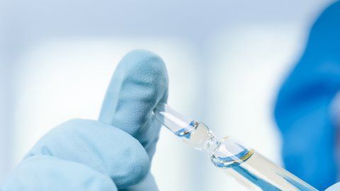 La OMS está siguiendo de cerca el desarrollo de 140 vacunas.