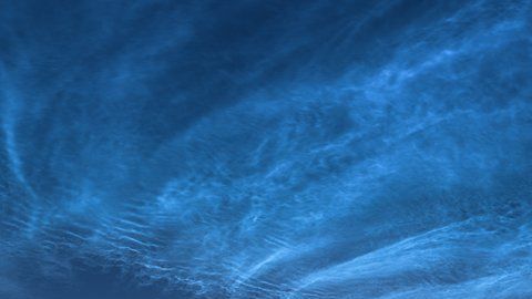 Las nubes noctilucentes son normalmente demasiado débiles para ser vistas.