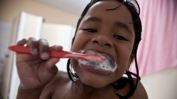 Aunque no lo parezca, lavarse bien los dientes tiene su técnica.