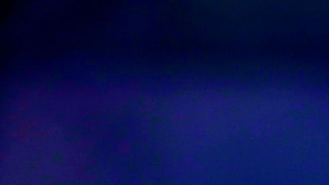 Una mujer conducía en la cuadra 4500 W. 83rd St. cuando un delincuente en un Jeep azul disparó.