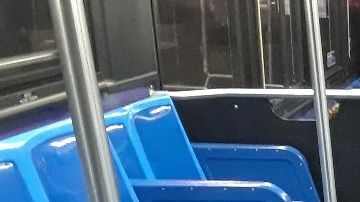 Buses vacíos en el pico de la pandemia