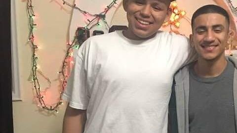 Andrés Guardado (izq.) con su amigo Guillermo Menéndez.