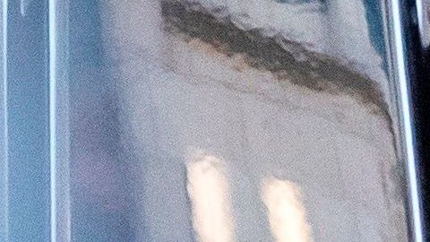 Morris W.O'Kelly preguntó a Stone si había recibido trato favorable por ser amigo de Trump.