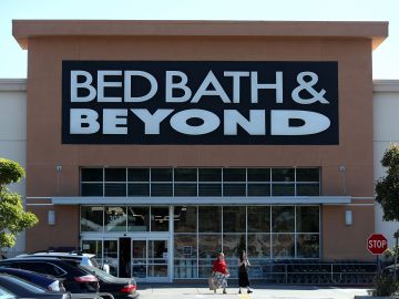 Bed Bath & Beyond cierra 200 cuando las ventas se desploman un 50%