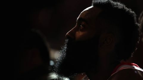 James Harden levantó polémica al llegar a Orlando.