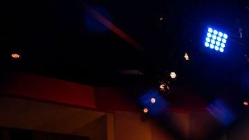 El clásico octágono de las artes marciales mixtas.